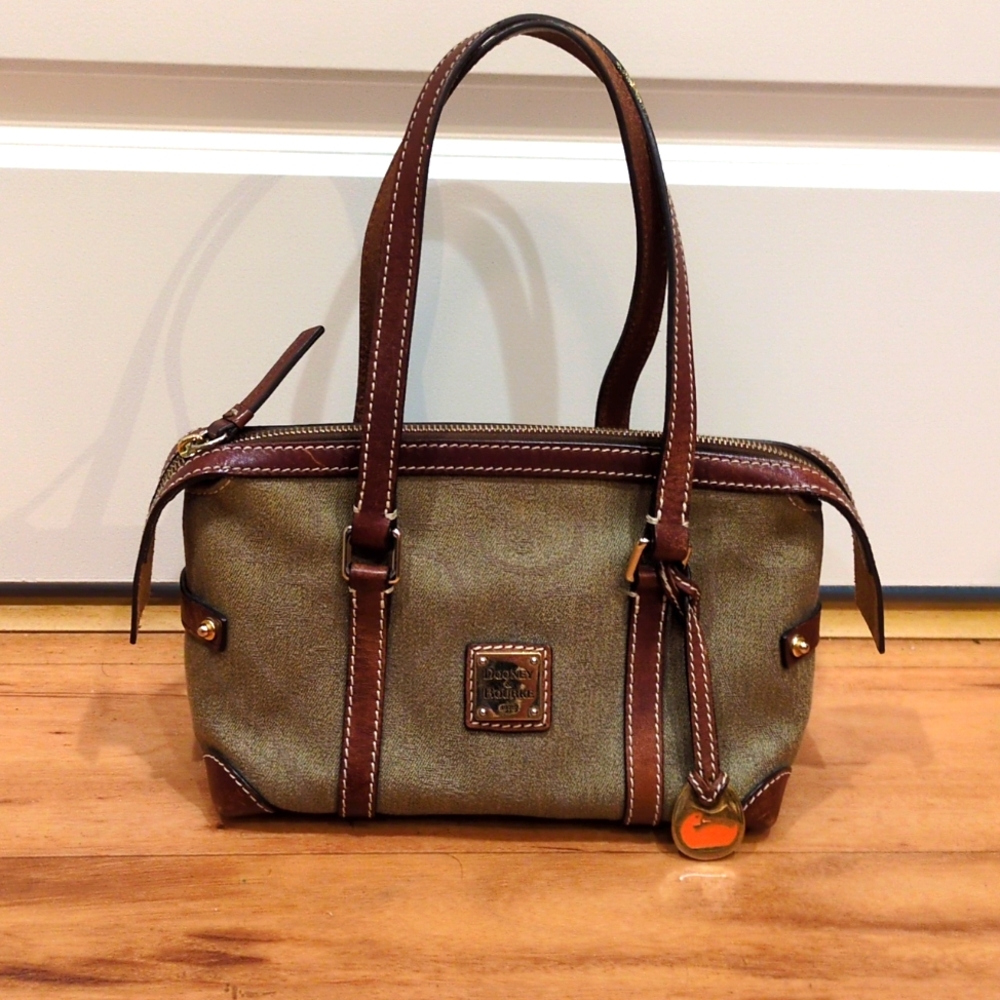 Dooney and Bourke EUC Small Tan &  brown Heart Deatil Purse With COA Orange Duck